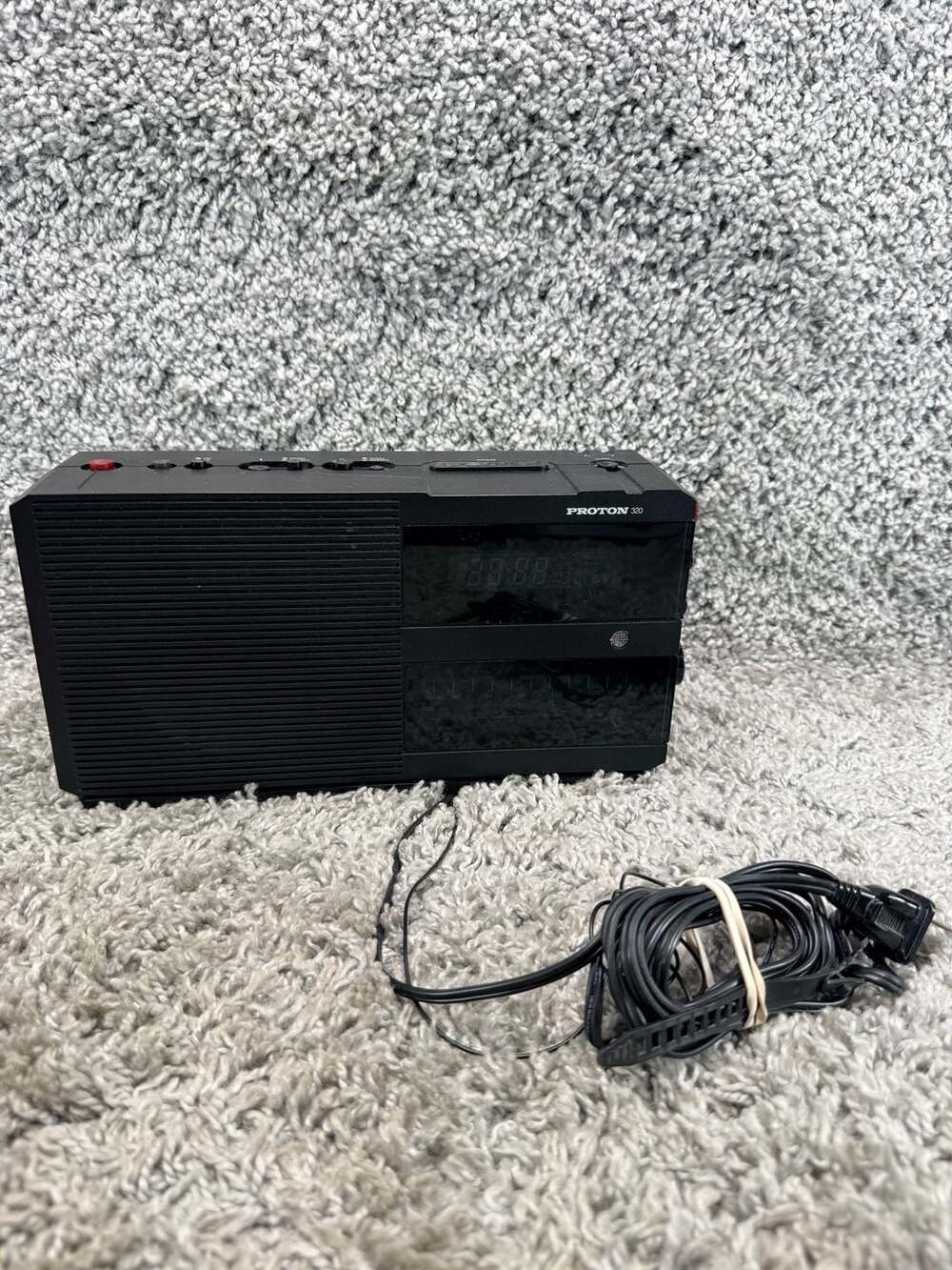 Proton 320 Vintage AM/FM Dual Alarm Clock Radio